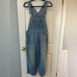 90’s classics soft GAP Jean overalls. Mid calf length on 5’2” height.